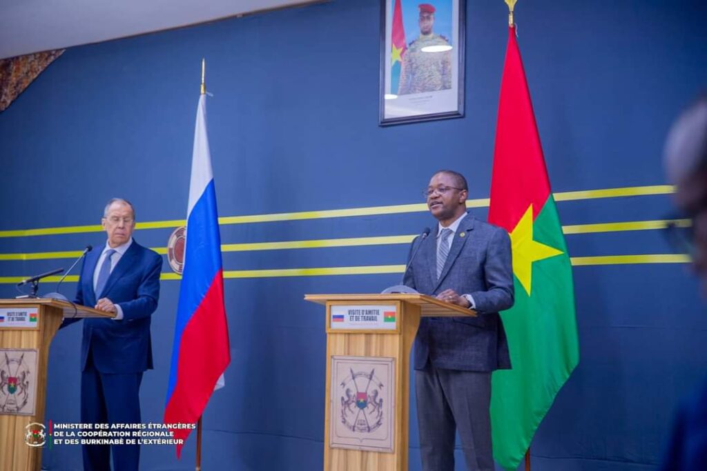 Axe Ouagadougou-Moscou : « nos relations se développent bien et dans le respect mutuel » dixit SEM Sergueï LAVROV en fin de séjour au Burkina 