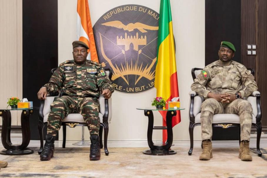 le Général de Brigade Abdourahamane Tiani et le Colonel Assimi Goita