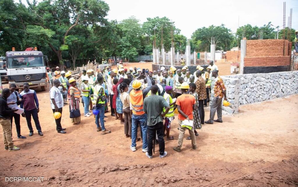 Construction du Mausolée Thomas, une délégation gouvernemental visite l'état d'avancement des travaux