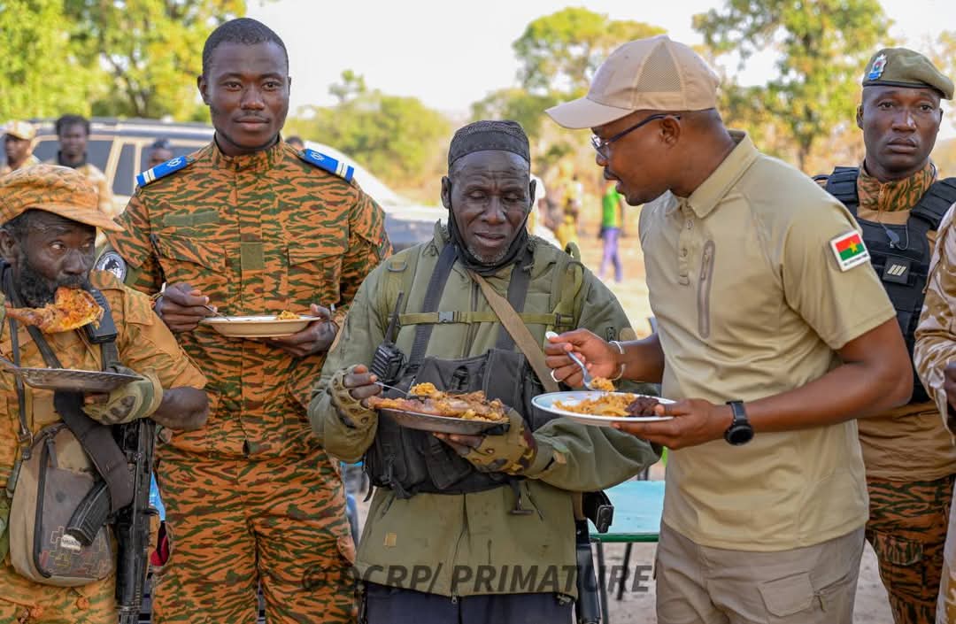 𝐋𝐮𝐭𝐭𝐞 𝐜𝐨𝐧𝐭𝐫𝐞 𝐥𝐞 𝐭𝐞𝐫𝐫𝐨𝐫𝐢𝐬𝐦𝐞 : 𝐋𝐞 𝐏𝐫𝐞𝐦𝐢𝐞𝐫 𝐦𝐢𝐧𝐢𝐬𝐭𝐫𝐞 𝐞𝐧𝐜𝐨𝐮𝐫𝐚𝐠𝐞 𝐥𝐞𝐬 𝐟𝐨𝐫𝐜𝐞𝐬 𝐜𝐨𝐦𝐛𝐚𝐭𝐭𝐚𝐧𝐭𝐞𝐬 𝐝𝐚𝐧𝐬 𝐥𝐞 𝐂𝐞𝐧𝐭𝐫𝐞-𝐎𝐮𝐞𝐬