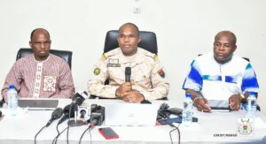 Le ministre Sombié au micros